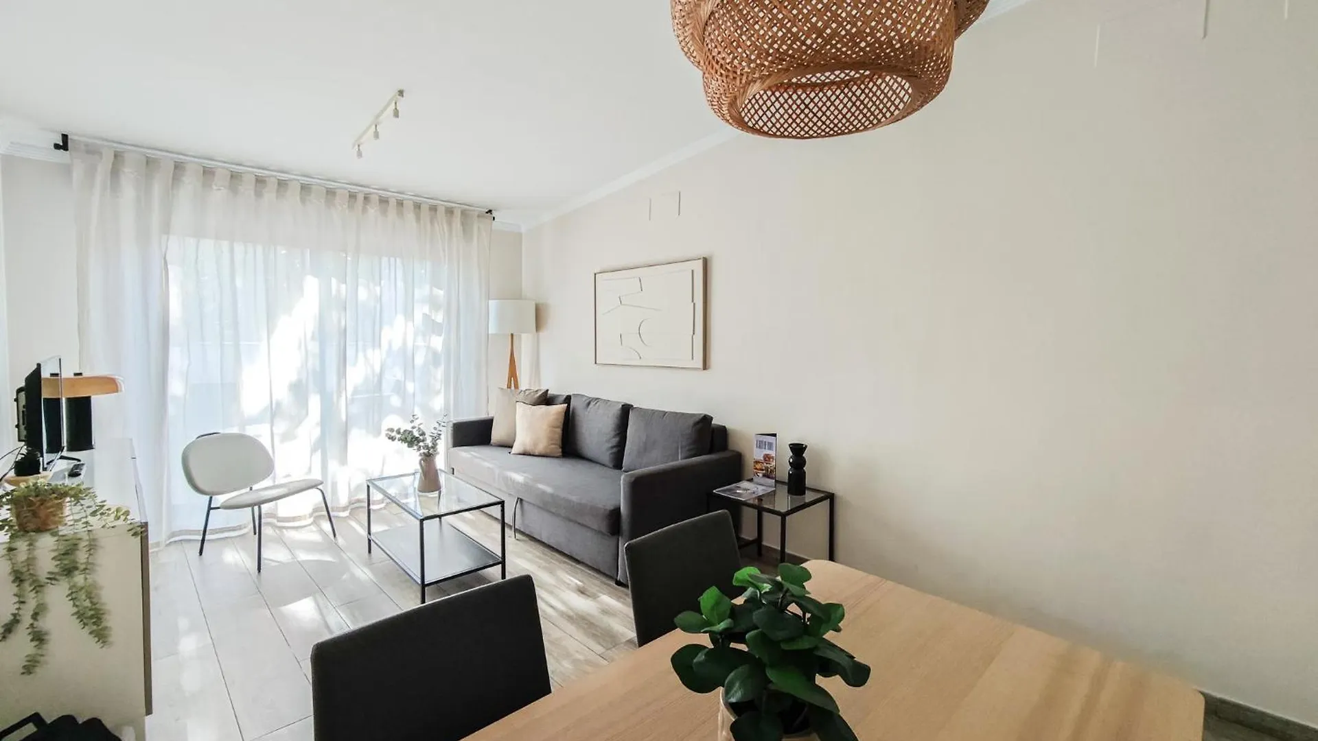 Apartment Azz Sevilla Torre De La Plata Apartamentos