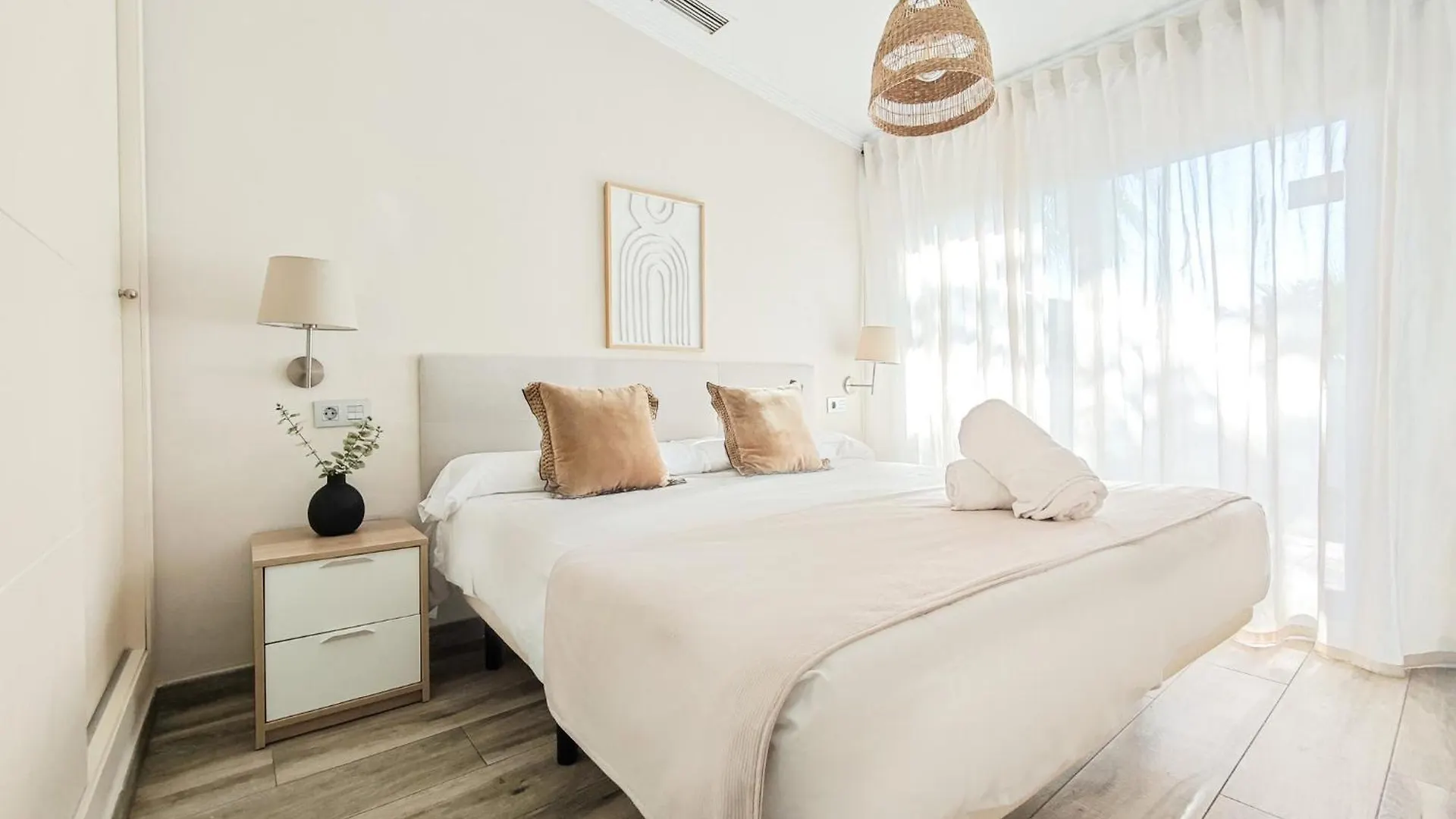 Azz Sevilla Torre De La Plata Apartamentos Apartment Seville