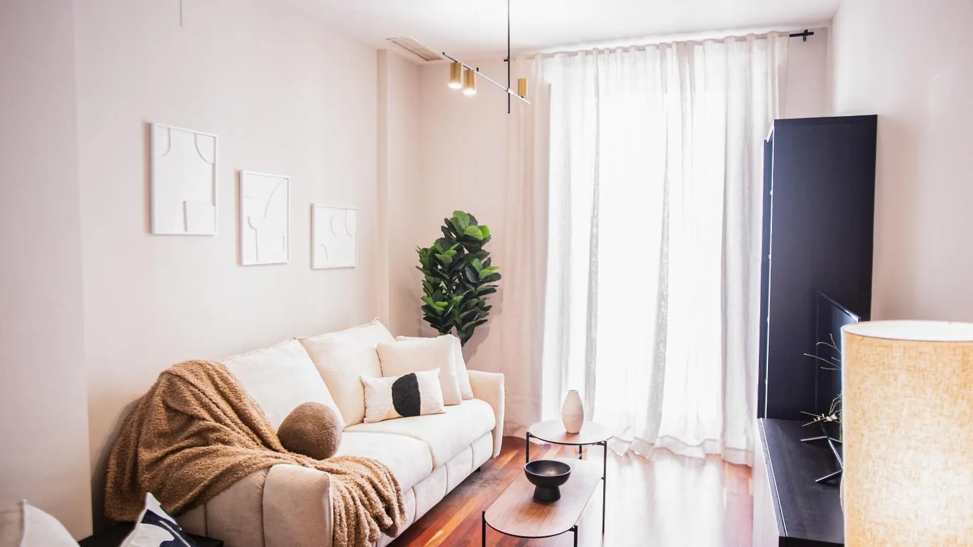 Azz Sevilla Torre De La Plata Apartamentos Apartment