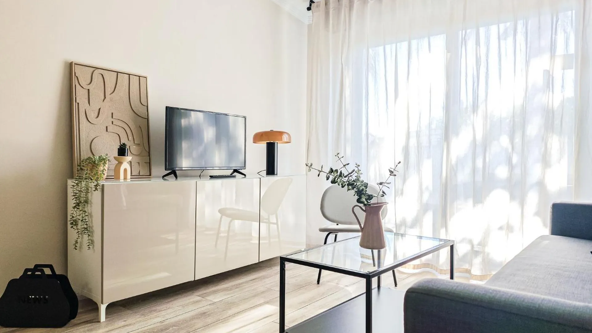 Lägenhet Azz Sevilla Torre De La Plata Apartamentos